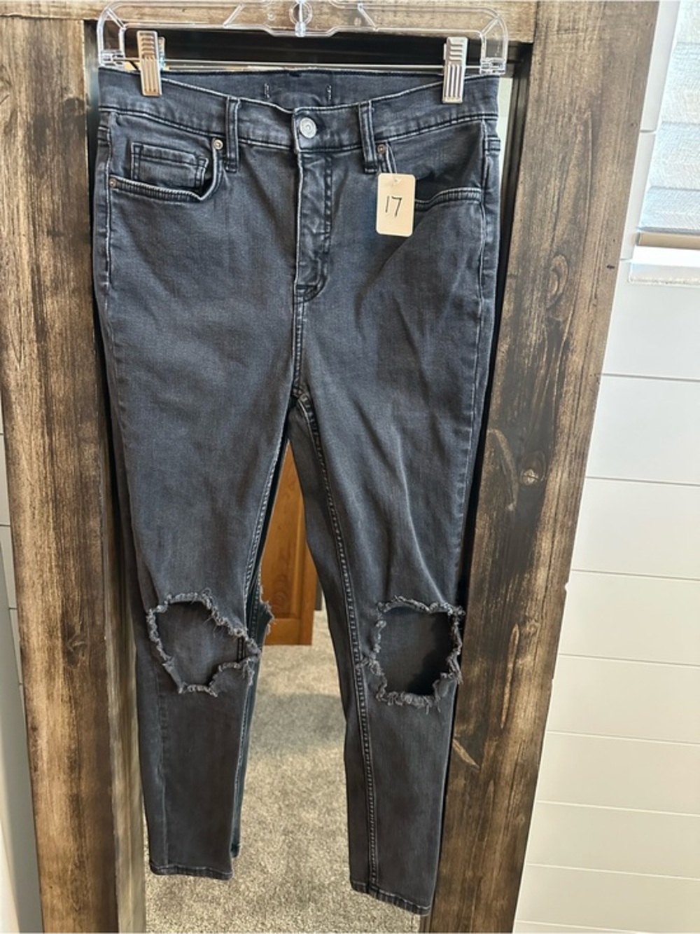 Free People Black Distressed Skinny Jeans Ripped Knee Stretch Denim Women’s 27